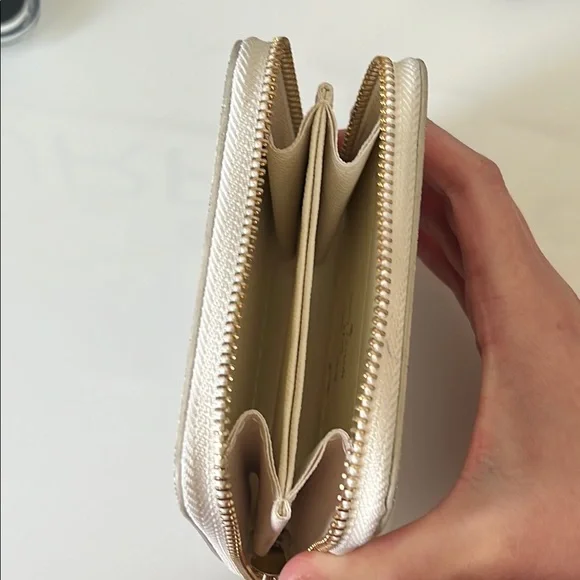 Louis Vuitton Checkered Wallet - Picture 5 of 6